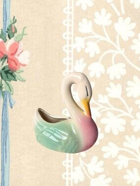 Vintage Shawnee Ceramic Swan Planter